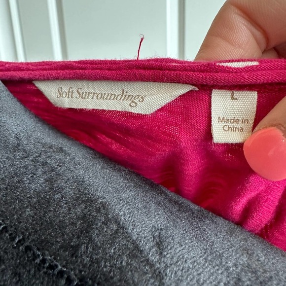 Soft Surroundings Light Burgundy Sleeveless, Raw Hem Design Top - Picture 4 of 5